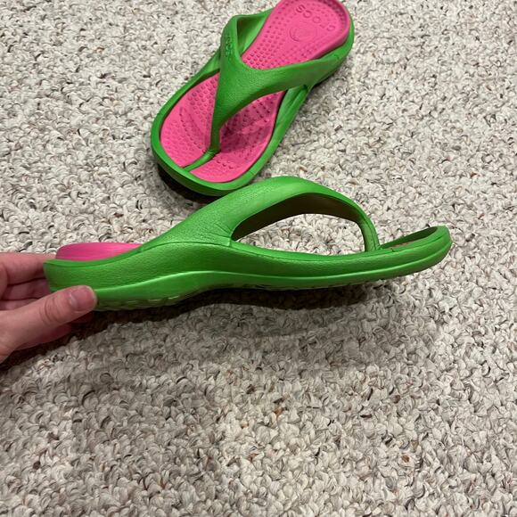 Crocs Athens Flip Flop Sandals Pink Green Sz Womens 7 Mens 5 Casual Summer - Picture 3 of 6